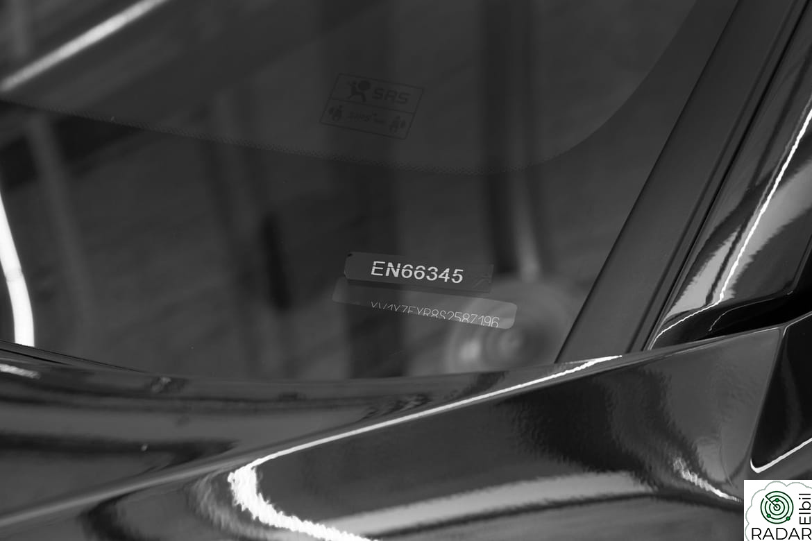 VOLVO EX40 Twin Motor Performance Plus Hengerfeste