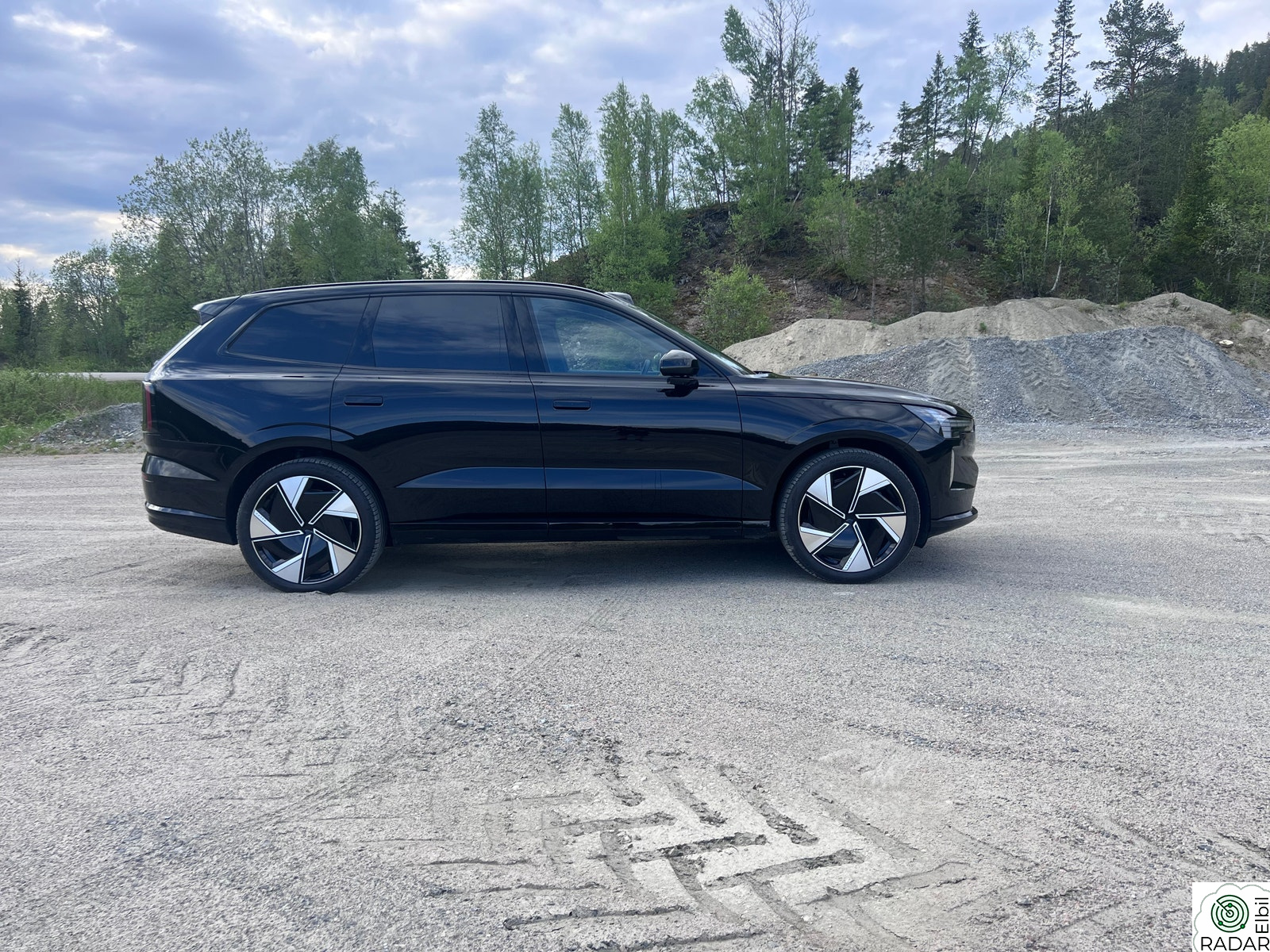 VOLVO EX90 Ultra 408hk AWD 6seter B&W krok