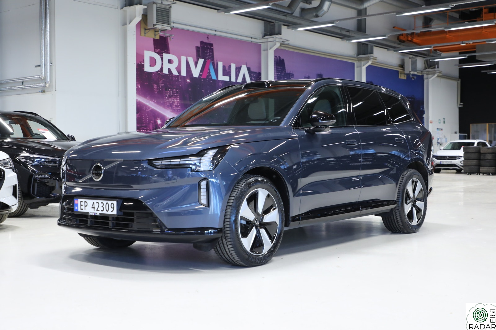 VOLVO EX90 Plus 408HK AWD/Luft/Hud/Bose/Soltak/Krok
