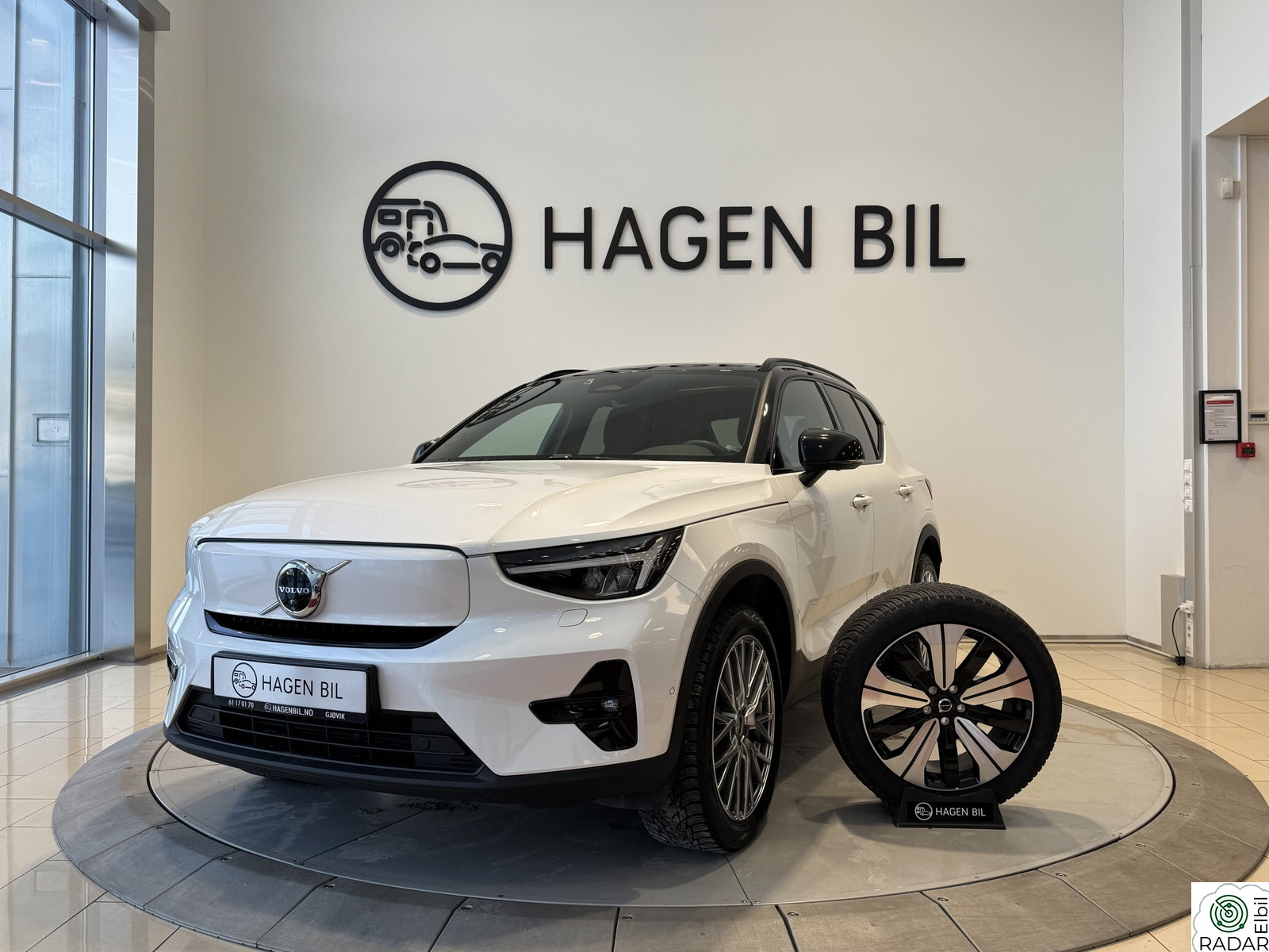 VOLVO XC40 RECHARGE TWIN / 408HK / AWD / PRO / NAVI / R.KAMERA / D