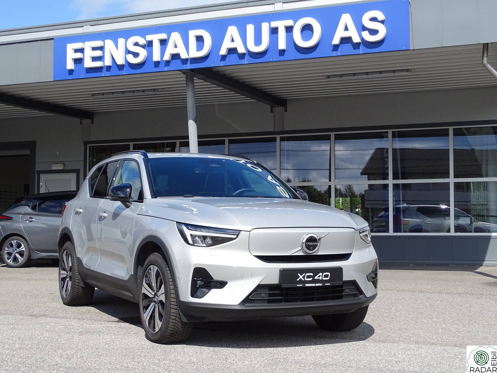 VOLVO XC40 Recharge Twin 408 hk AWD Ultimate Pixel H.feste H&K 360