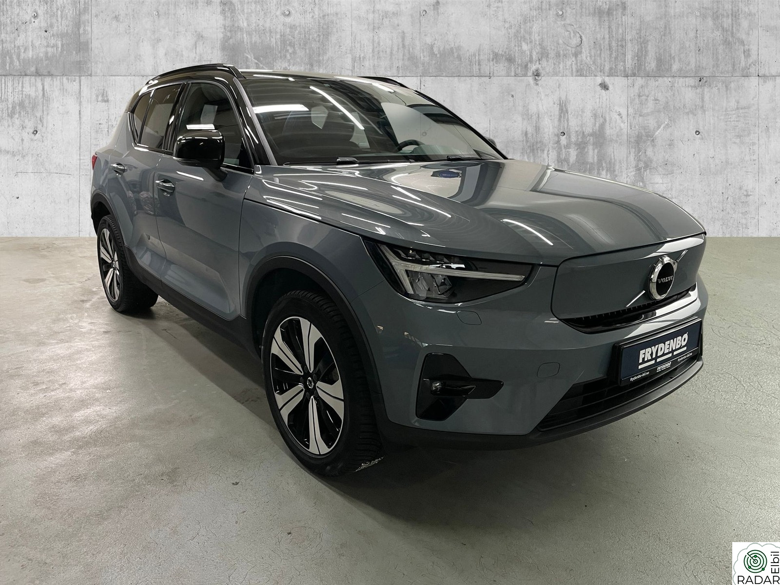 VOLVO XC40 Recharge Twin Plus KROK|19"|H&K|TONEDE