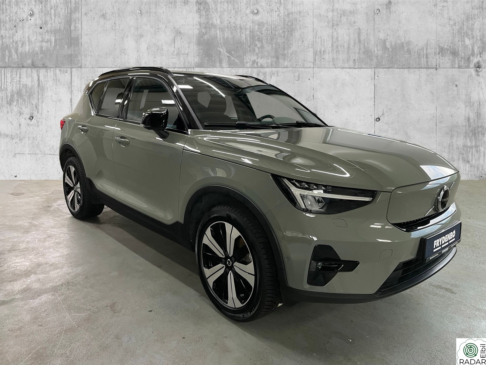 VOLVO XC40 Recharge Twin Ultimate KROK|PANO|360|H&K