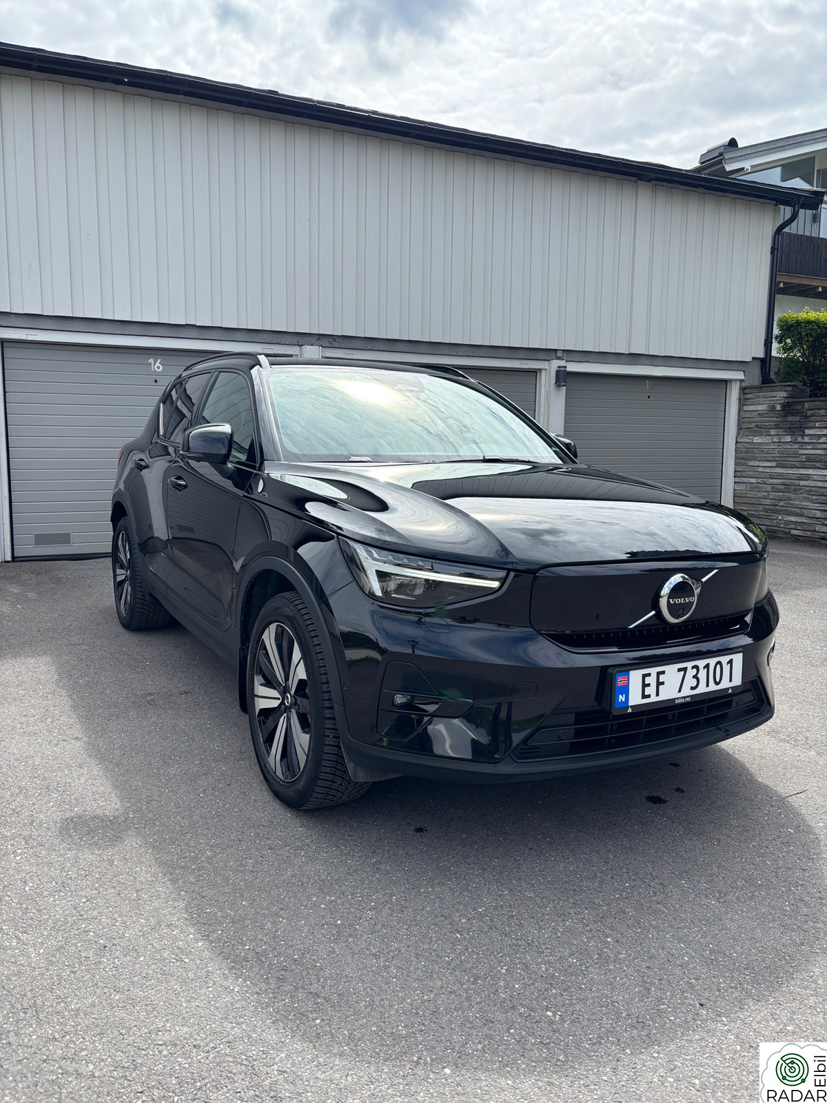 VOLVO XC40 TWIN 408hk AWD ULTIMATE/ PIXEL/PANORAMA/EL.HF/360/SKINN