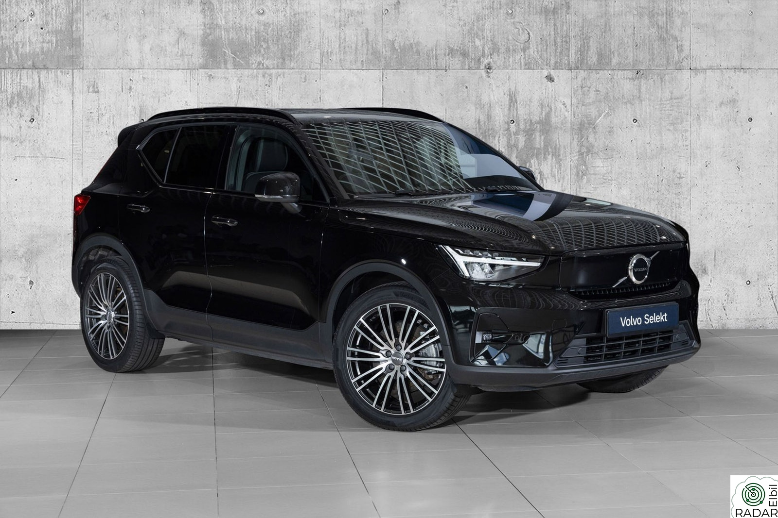 VOLVO XC40 Volvo XC40 Recharge Plus FWD | Krok | Varmepumpe |