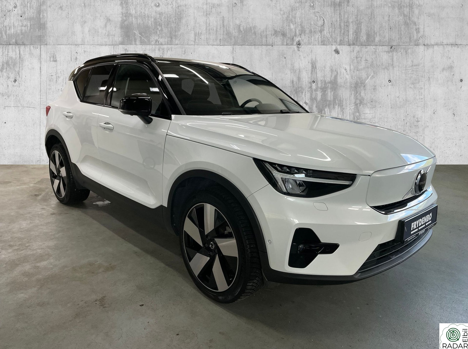VOLVO XC40 Recharge Ultimate KROK|20"|PANO|360|H&K|TONEDE