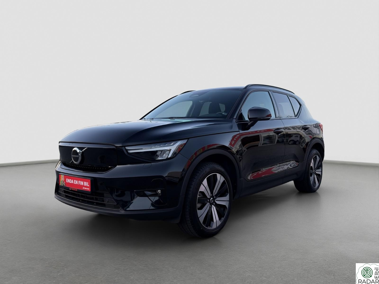 VOLVO XC40 TWIN AWD 408HK | PLUS DARK | KROK | ACC | VARMEPUMPE