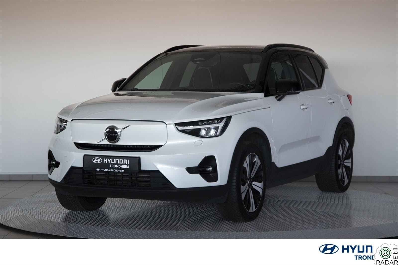 VOLVO XC40 Recharge Twin plus|R.kam|ACC|Delskinn