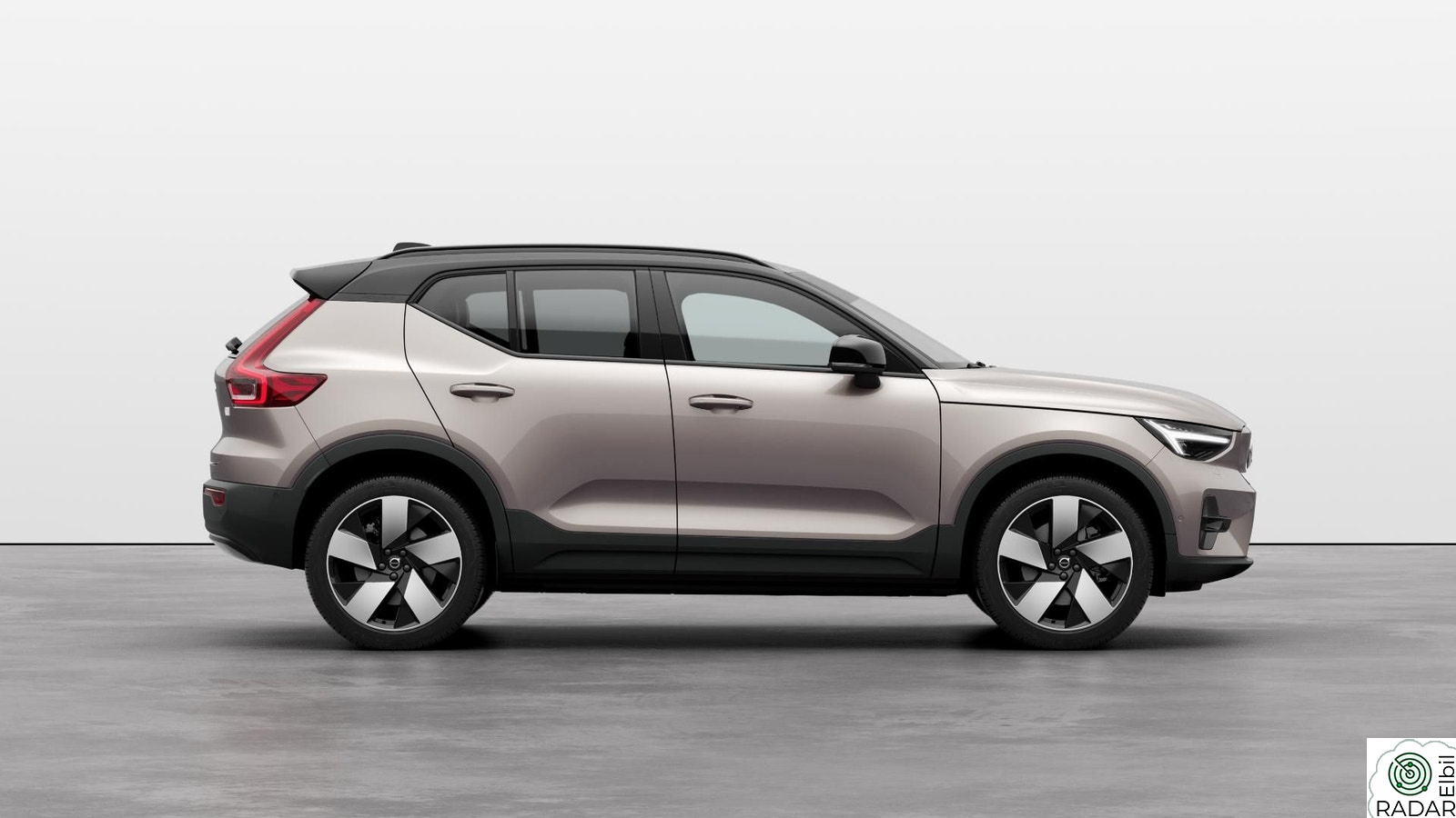 VOLVO XC40 Recharge Twin Ult KROK|PANO|360|H&K