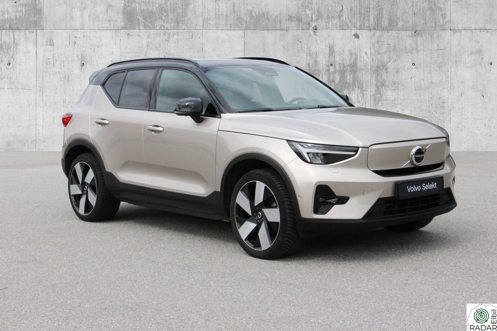 VOLVO XC40 Recharge Twin Ultimate KROK|PANO|20"|360|H&K|TONEDE