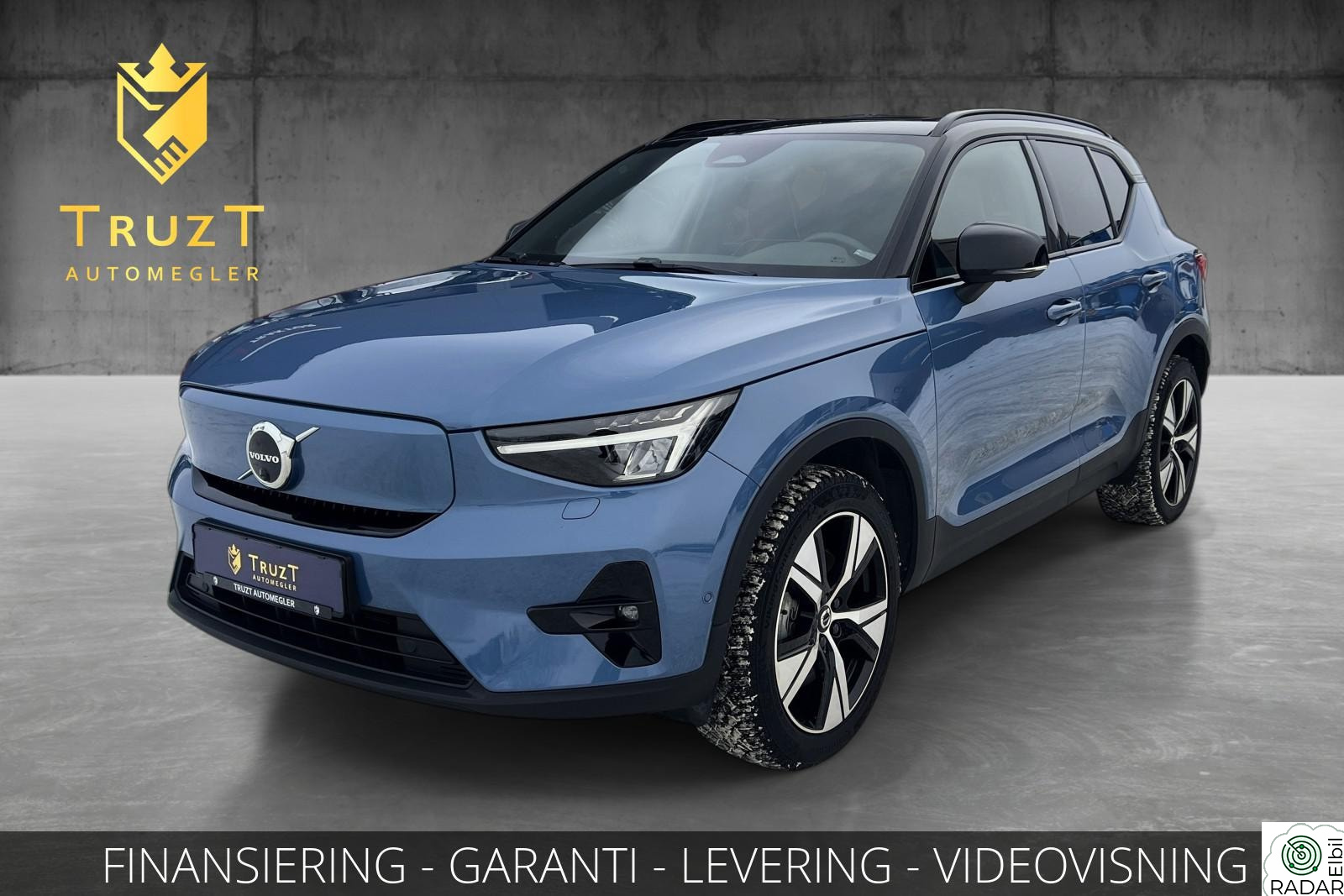 VOLVO XC40 Ultimate / AWD / 430km / H.feste / Panorama / H&K +++