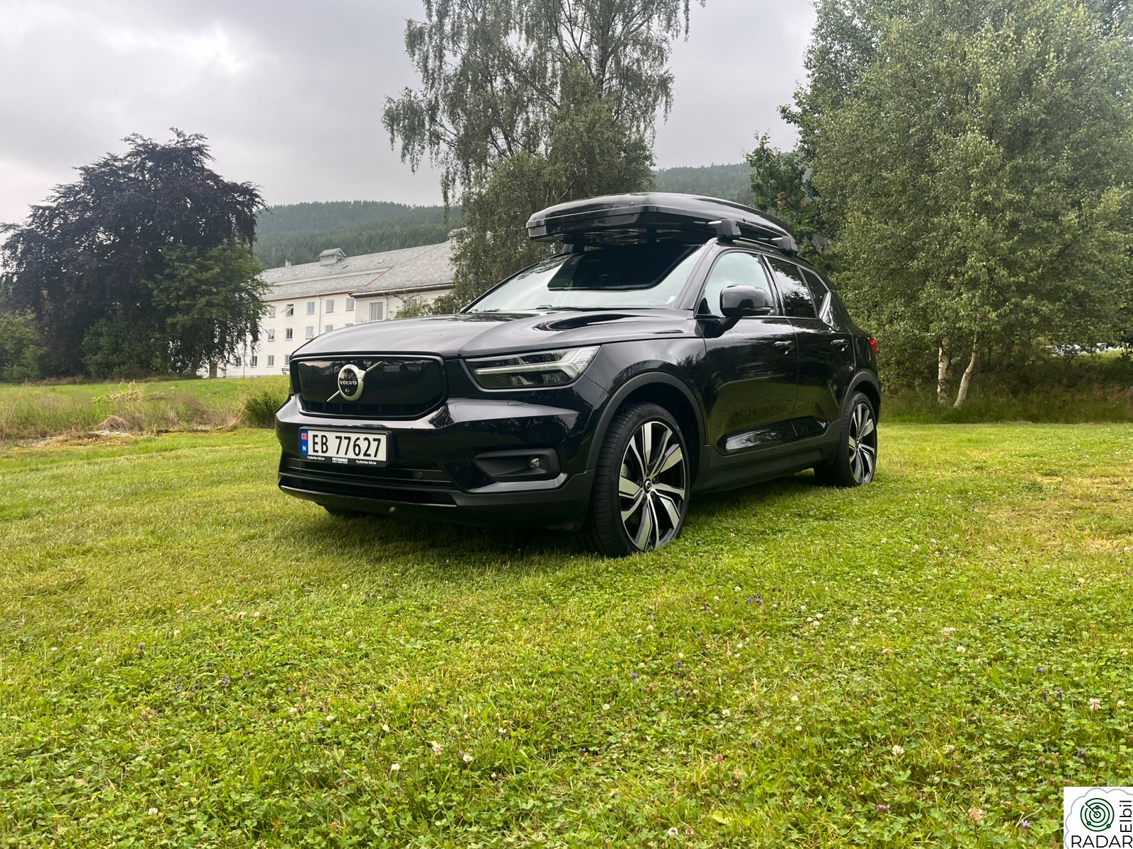 VOLVO XC40 Recharge Twin 408 hk P8, H&K ACC Pano , Krok, skiboks++