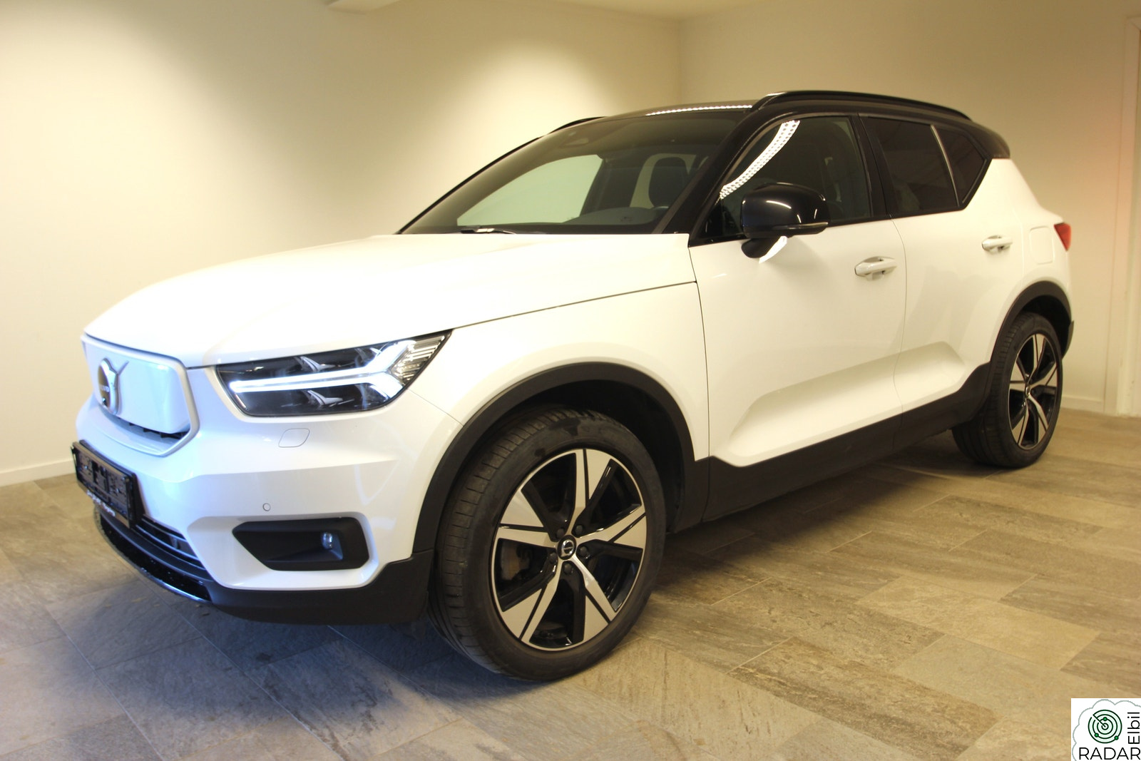 VOLVO XC40 PRO Electric/408HK/Panorama/360 Kamera/Garanti++