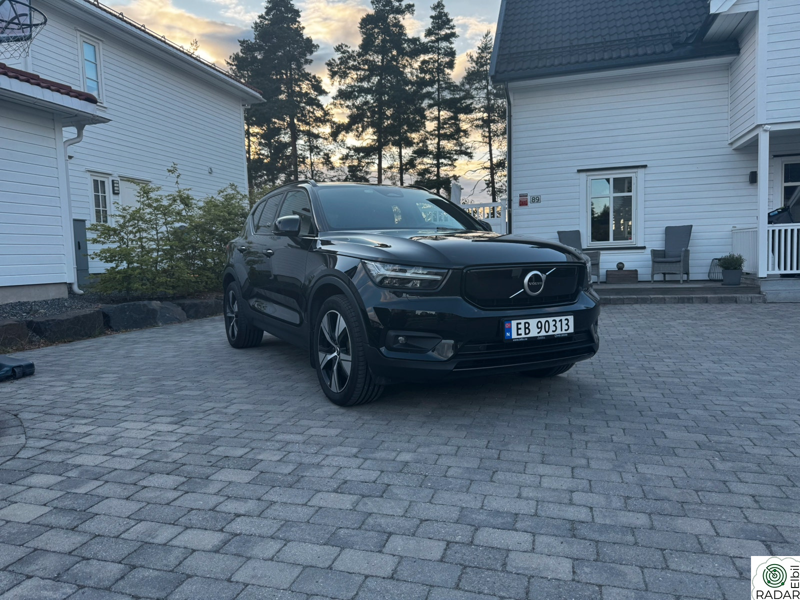 VOLVO XC40 P8 AWD Recharge R-Design