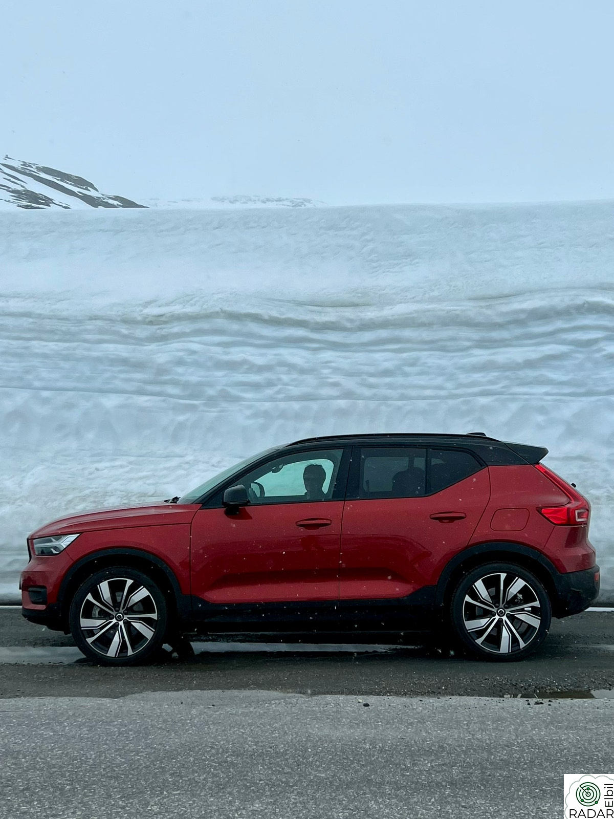 VOLVO XC40 P8 AWD Recharge/H-feste/Harman Kardon/ACC/20”/R-Design