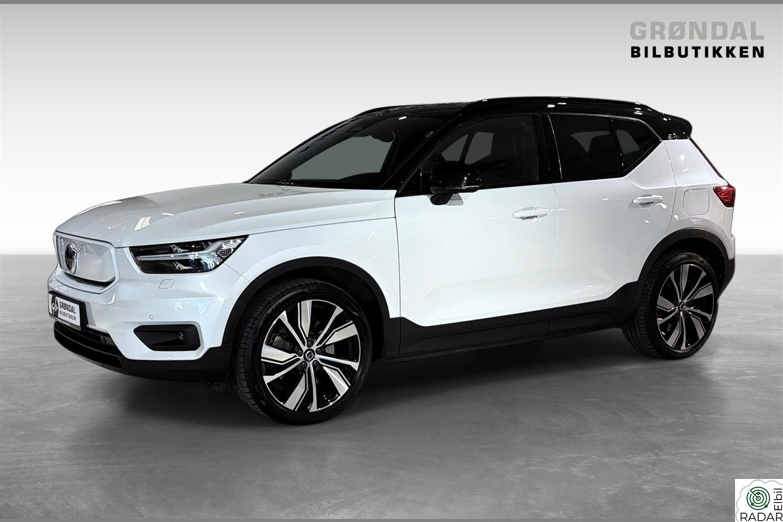 VOLVO XC40 P8 RECHARGE / 408 HK / HENGERFESTE / 360 KAM / ++