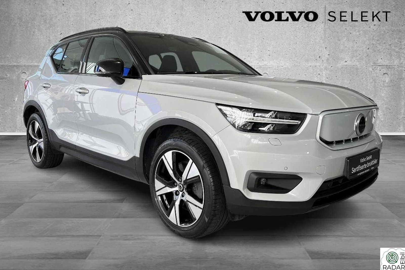 VOLVO XC40 Twin Motor P8- Krok ,El.Seter, Keyless, 360°, Skinn