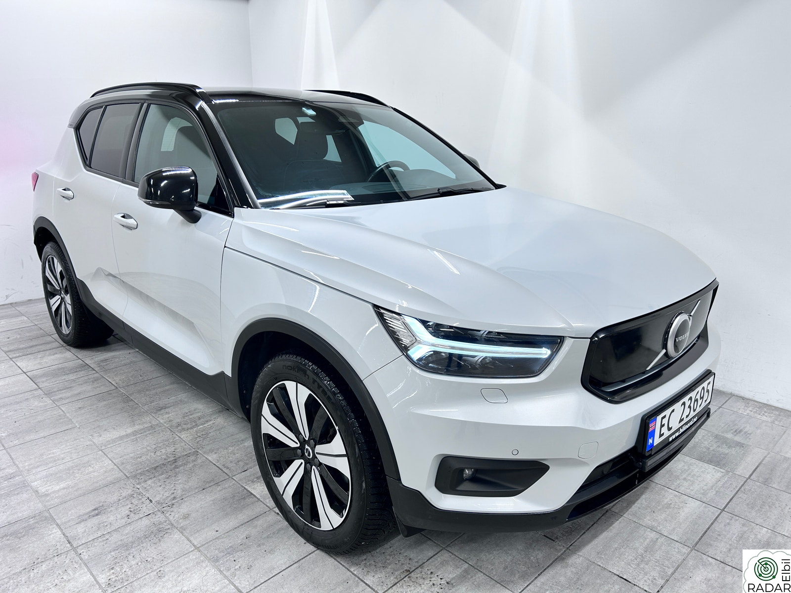 VOLVO XC40 AWD Recharge 408hk Volvo Selekt Garanti