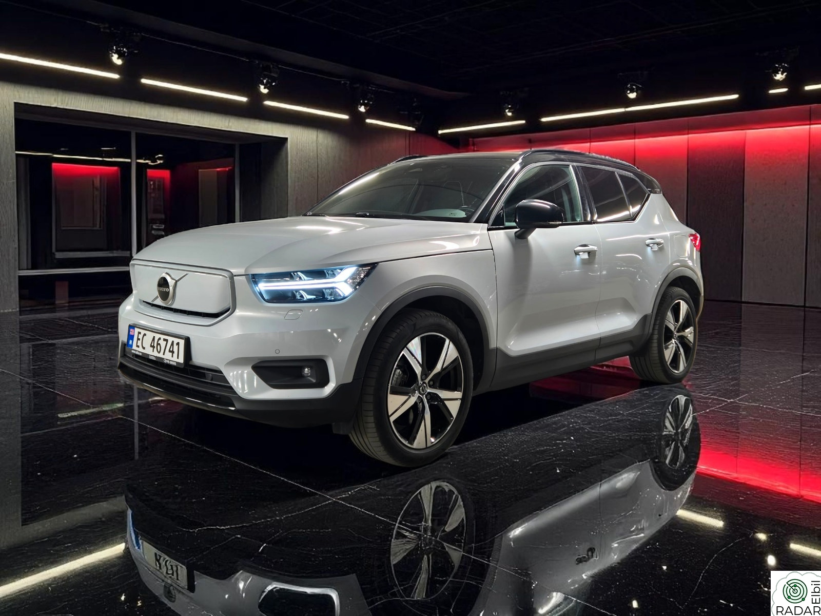 VOLVO XC40 RECHARGE P8 AWD+ACC+LYSPAKKE++