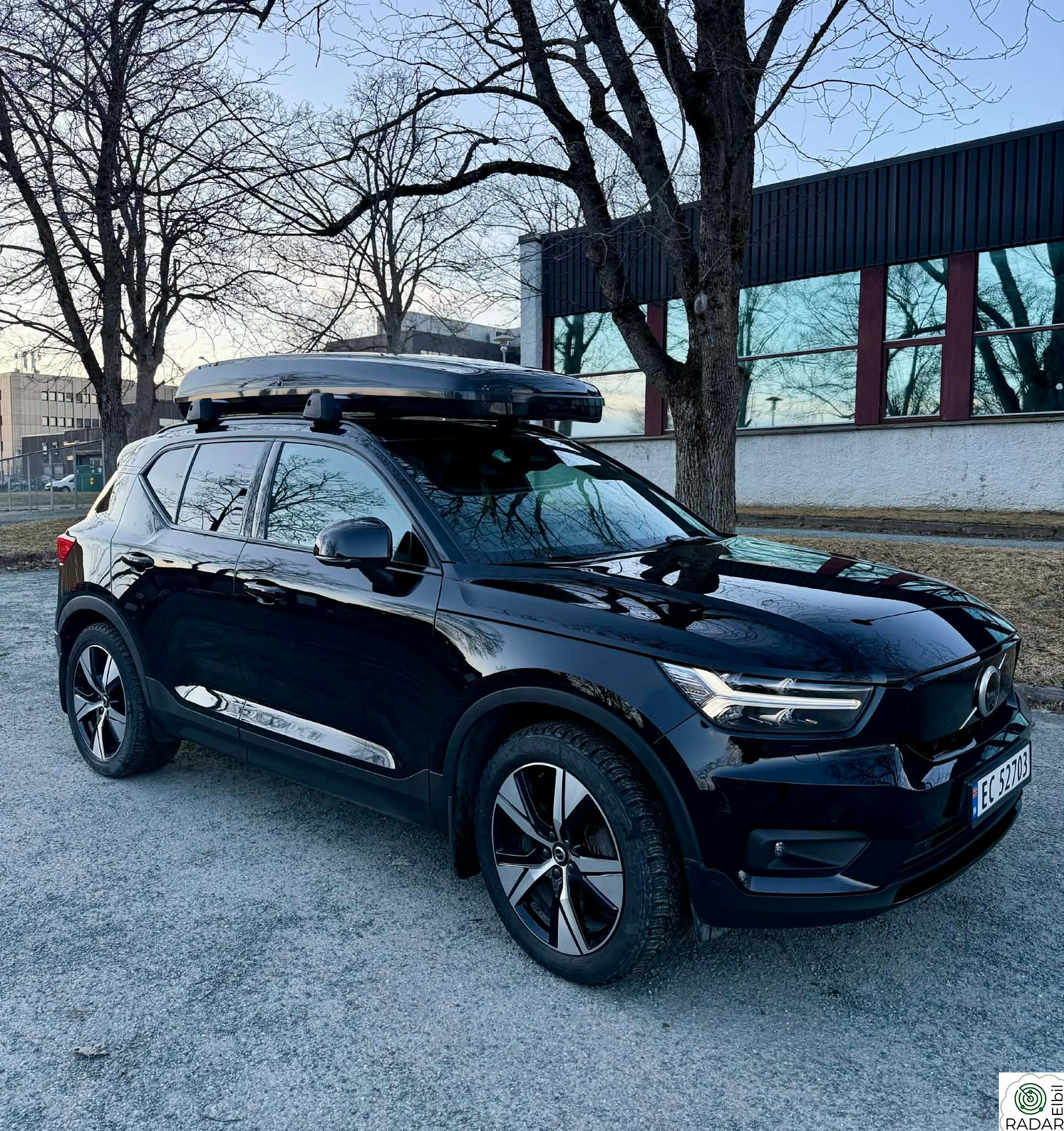 VOLVO XC40 P8 AWD Recharge - KROK/KAMERA360°/HARMAN&KARDON++