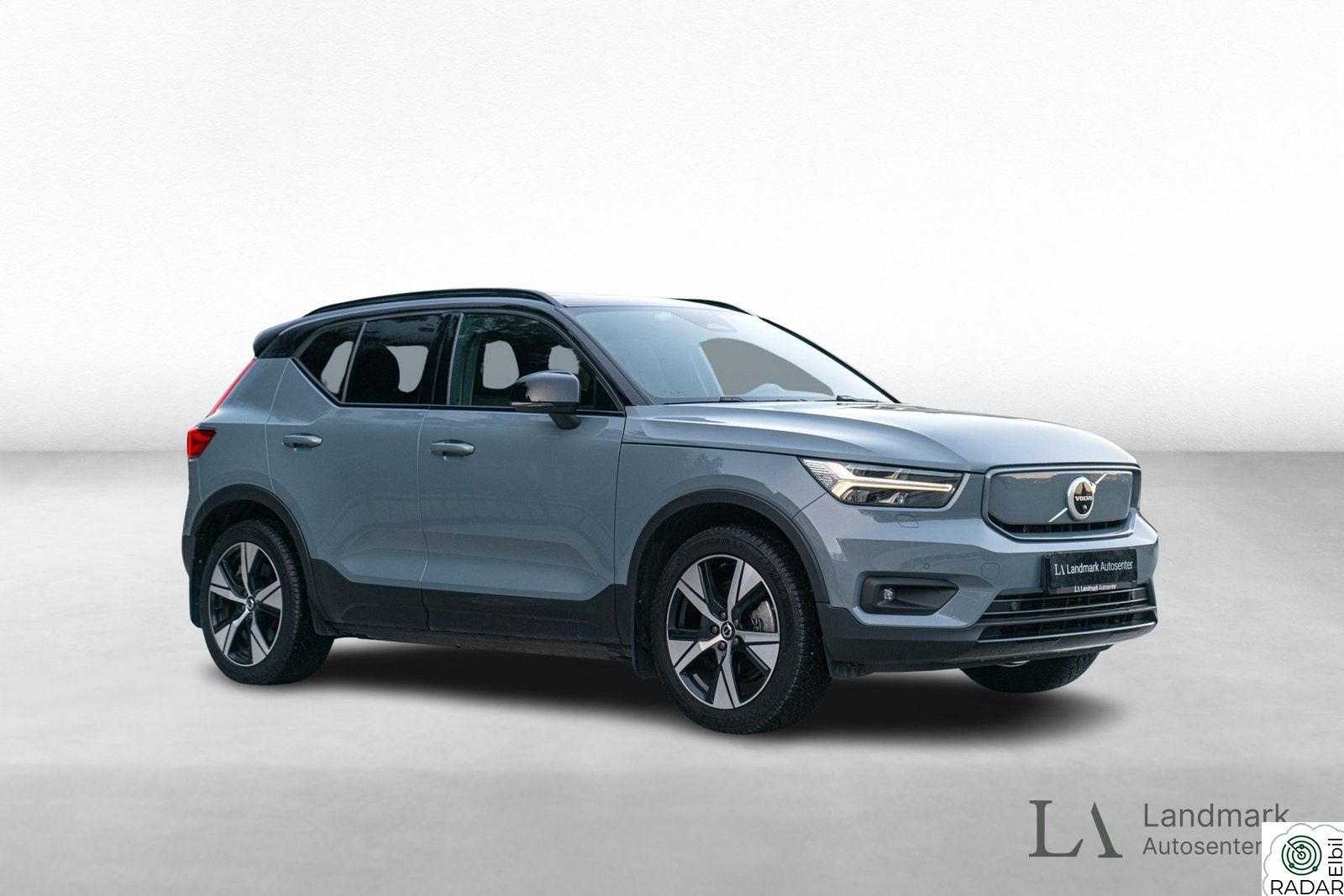 VOLVO XC40 Recharge P8 AWD Ultimate|Pano|H&K|360|Krok|Helskinn