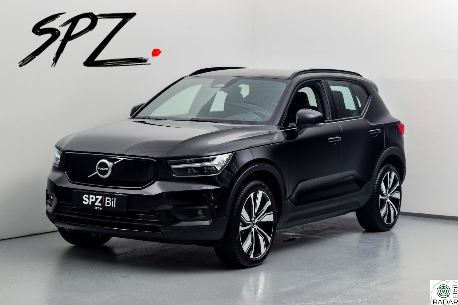VOLVO XC40 P8 AWD ELECT ACC KROK SKINN 20" ON CALL KAMERA KEYLESS