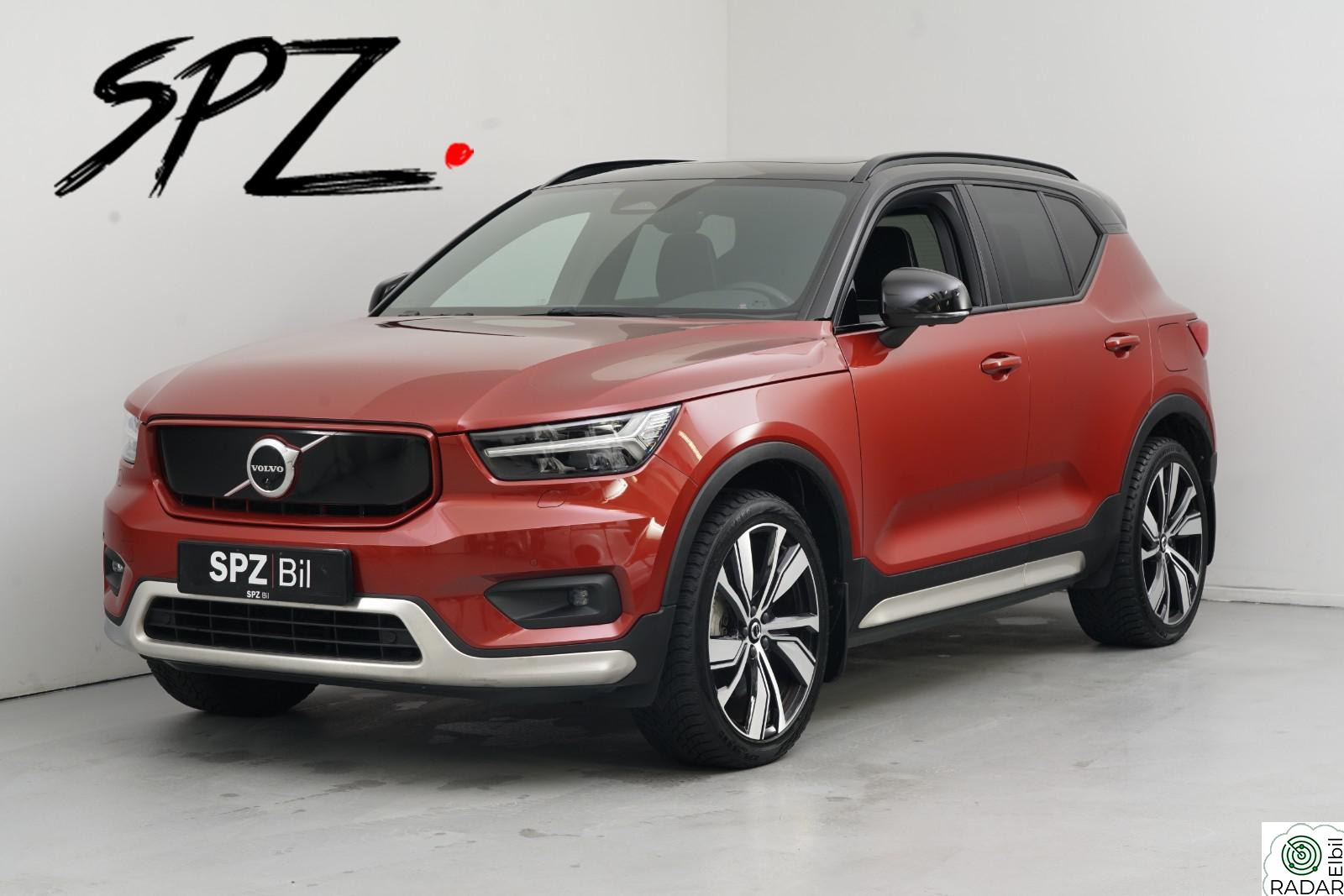 VOLVO XC40 P8 AWD KROK ACC NORSK PANO H/K LED 360KAM KEYLESS DAB