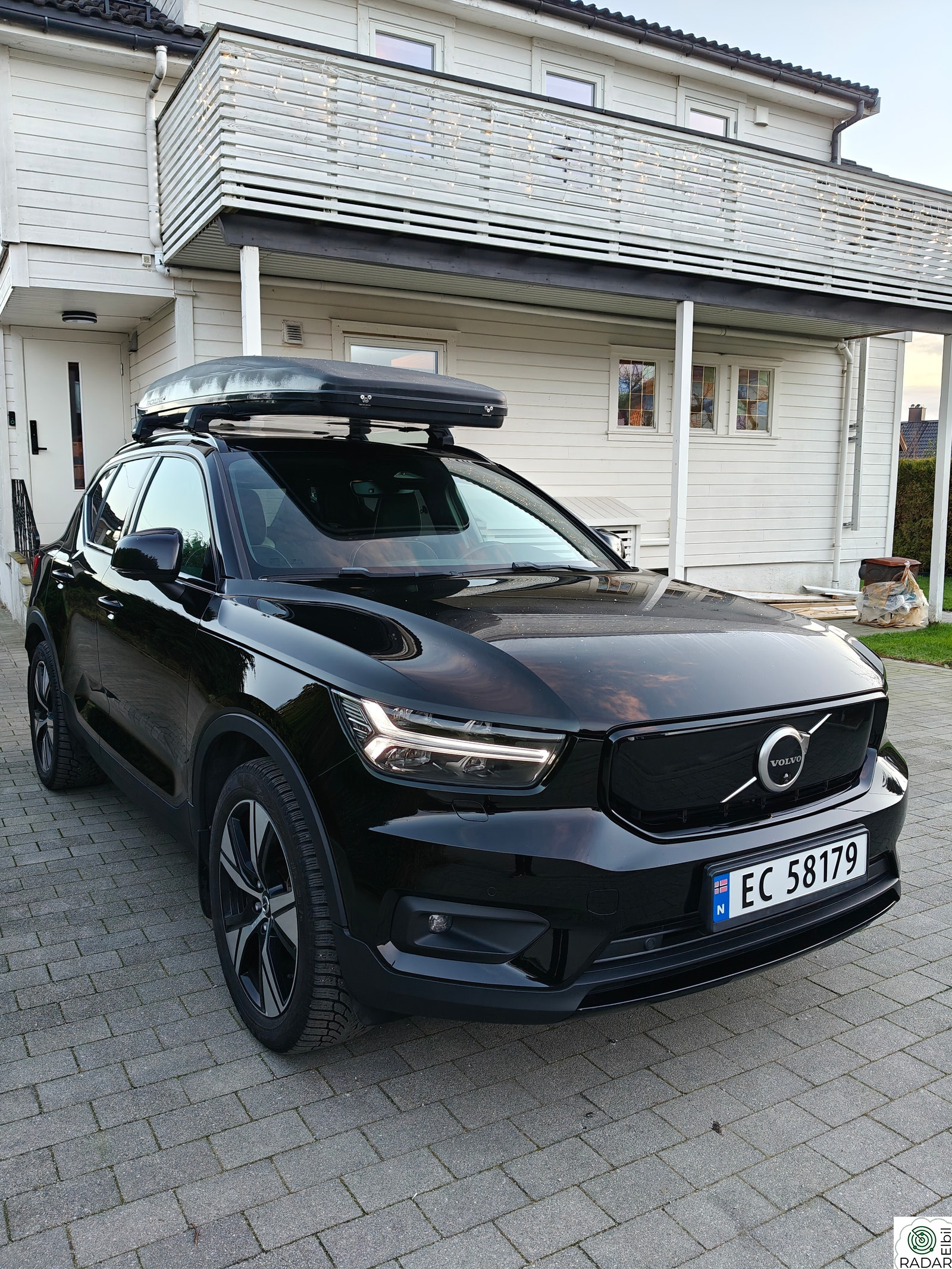 VOLVO XC40 P8 AWD Recharge | Krok | Varmep. | ACC | 360