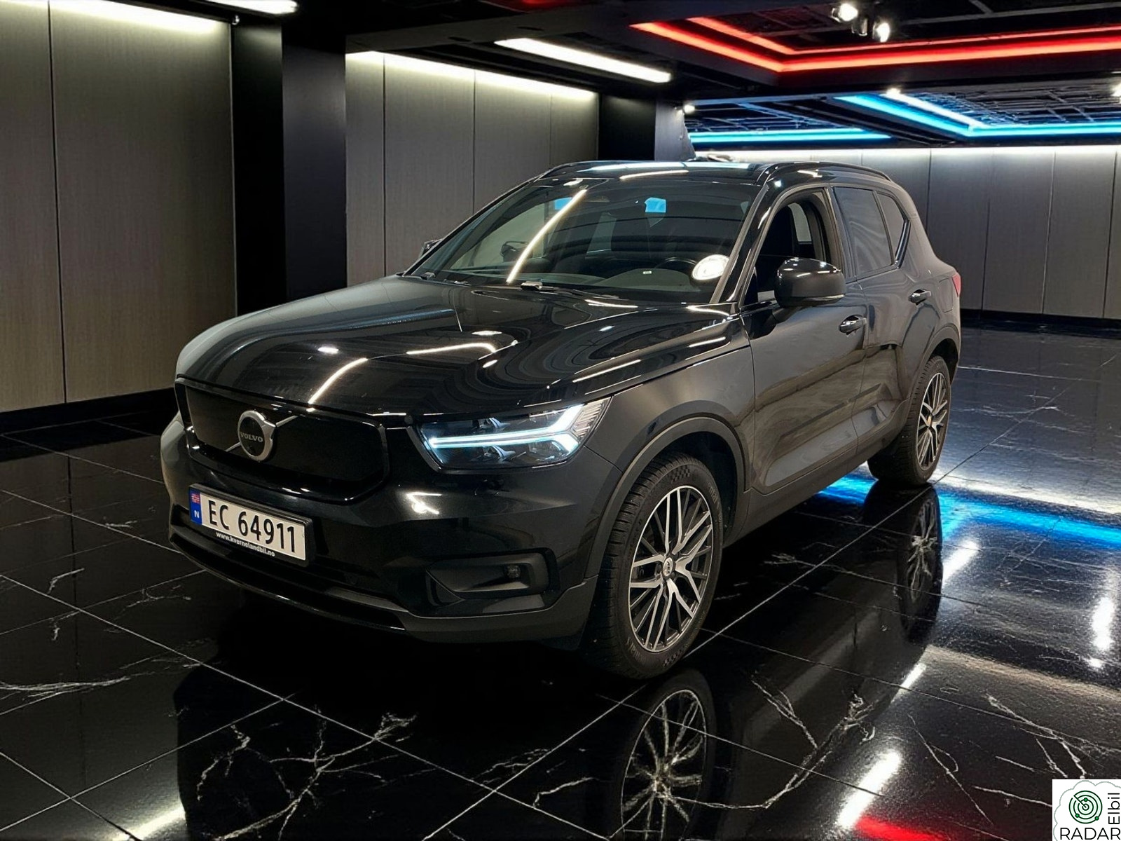 VOLVO XC40 RECHARGE P8 AWD+KROK+LYSPAKKE+360 KAMERA+EL STOL