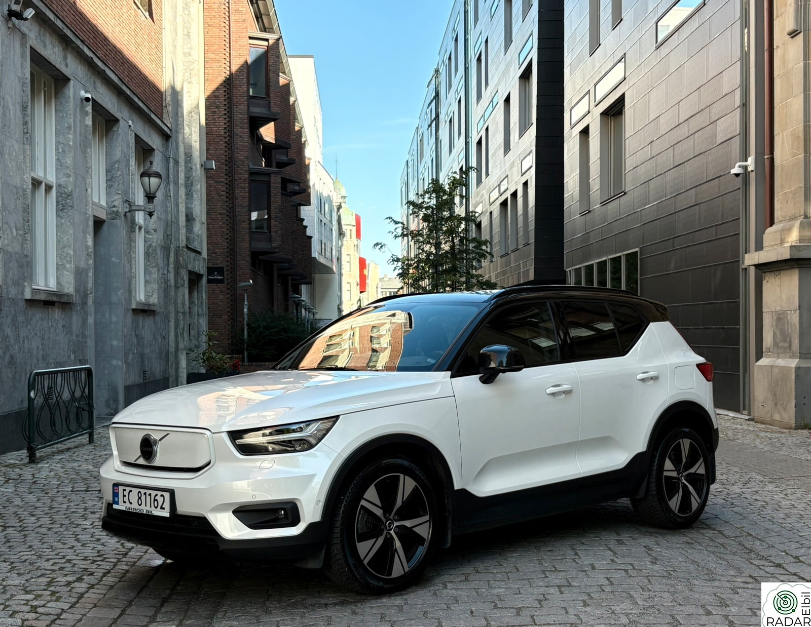 VOLVO XC40 Recharge Twin/AWD/Pro/Soltak/360/H&K