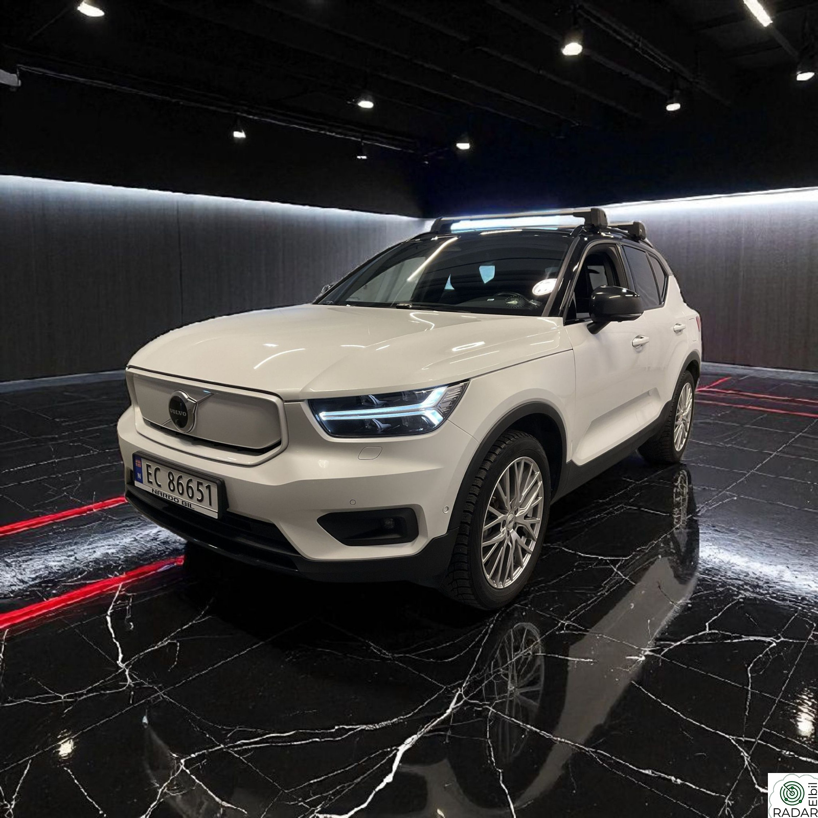 VOLVO XC40 RECHARGE P8 AWD+ACC+PANORAMA+INTELLISAFE+KROK+H&K
