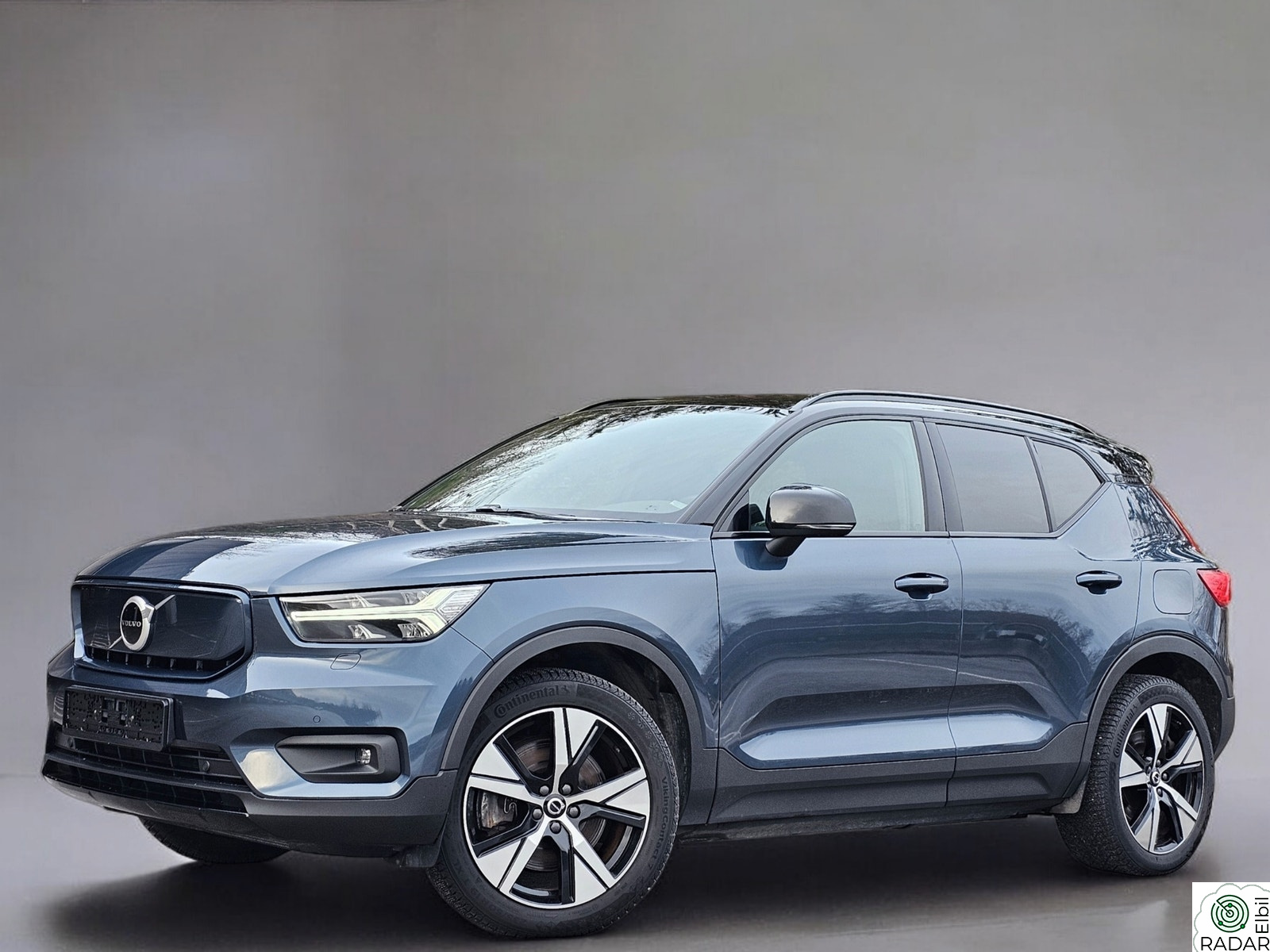 VOLVO XC40 RECHARGE P8 AWD+TWIN 408HK+KROK+ACC+HELSKINN+