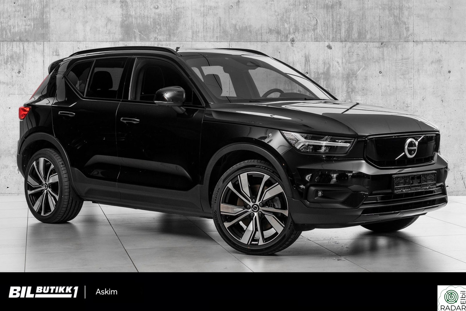 VOLVO XC40 Recharge Twin Pro, Pano, 360 kamera, H&K, Krok+++