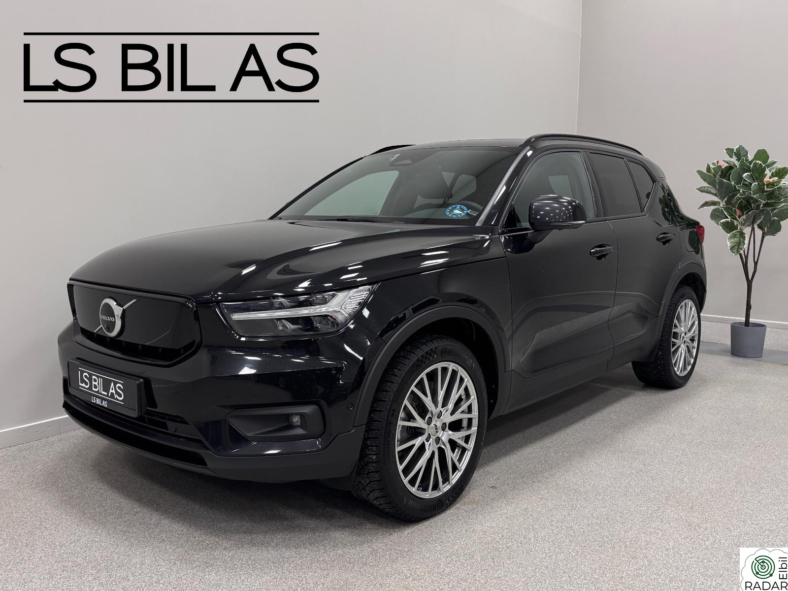 VOLVO XC40 Pro Recharge / AWD / 408hk / H&K / H.feste / LED