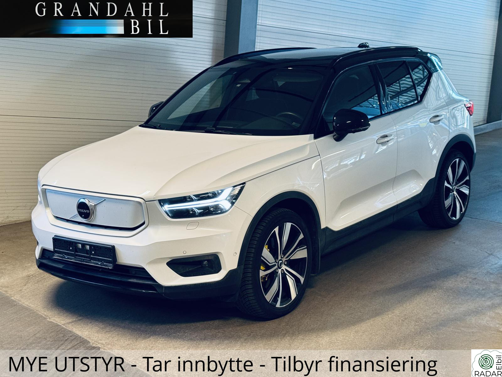 VOLVO XC40 Recharge - AWD - Harman Kardon A. - Panorama Soltak