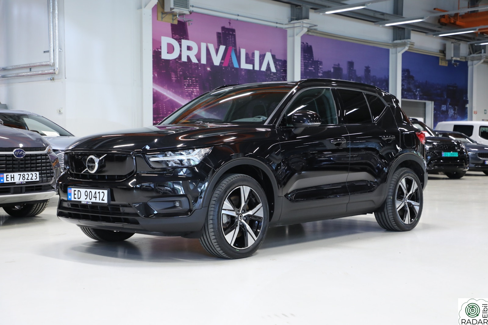 VOLVO XC40 Recharge Twin 408HK AWD Pro/Krok/H&K/Soltak/Kamera/Acc
