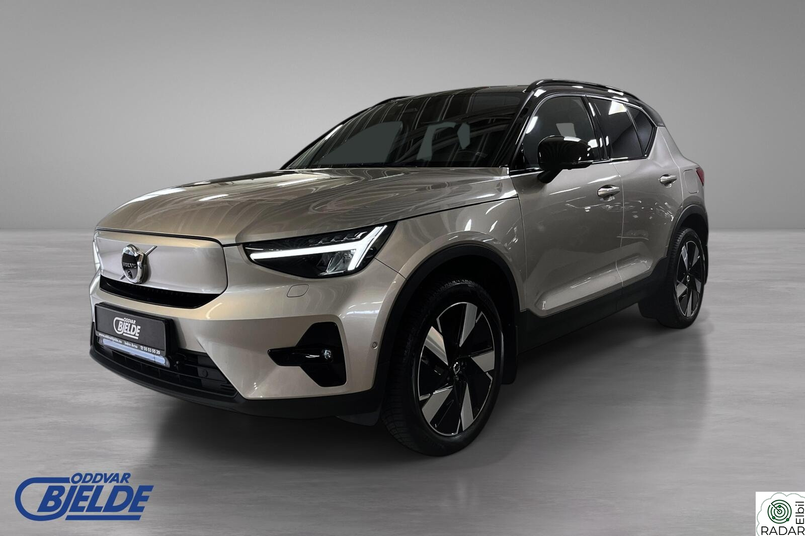 VOLVO XC40 Recharge Twin 408hk AWD Ultimate-Hengerfeste+++