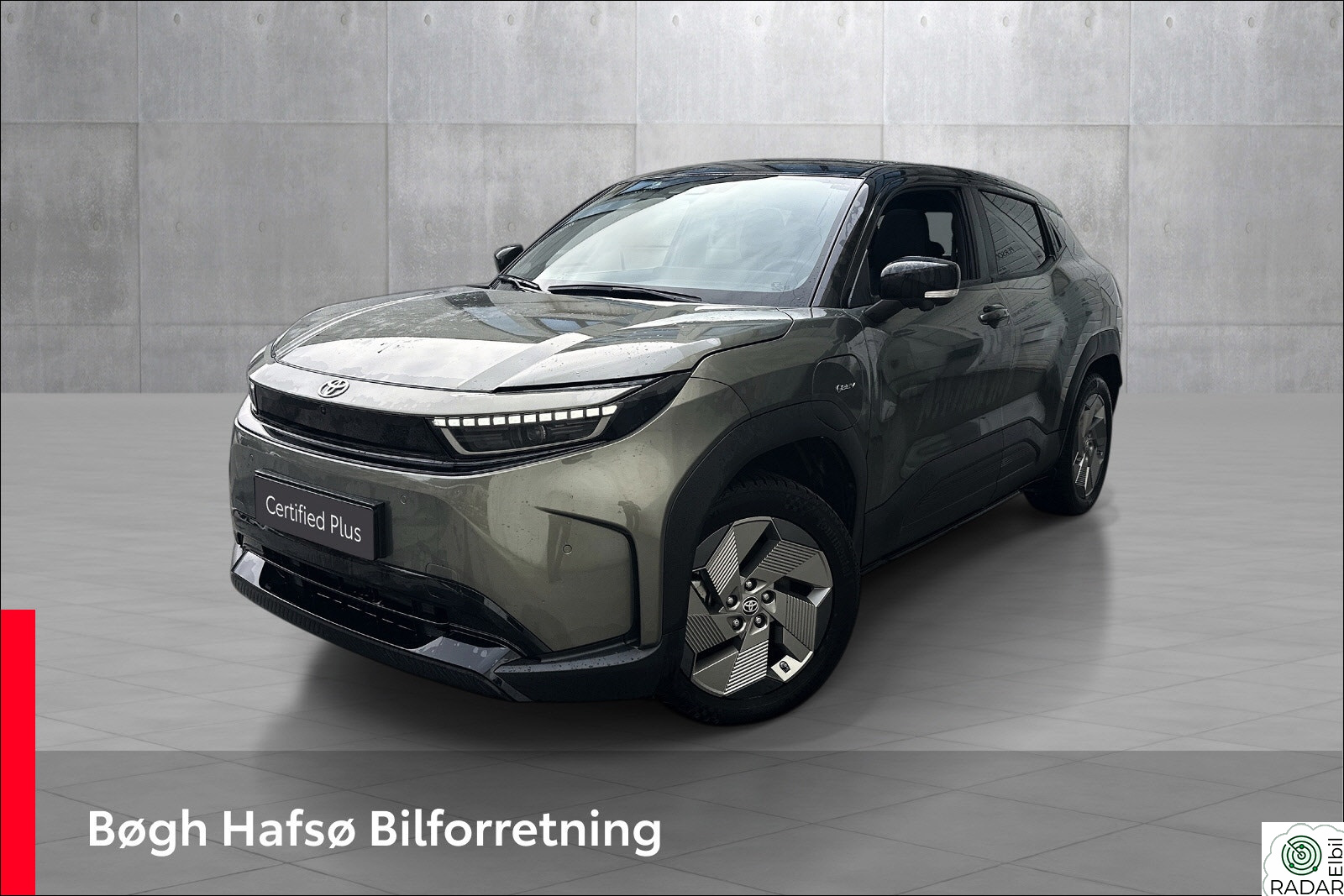 TOYOTA URBAN CRUISER 4WD Executive 61kWt Panorama/JBL/Delskinn/360kamera