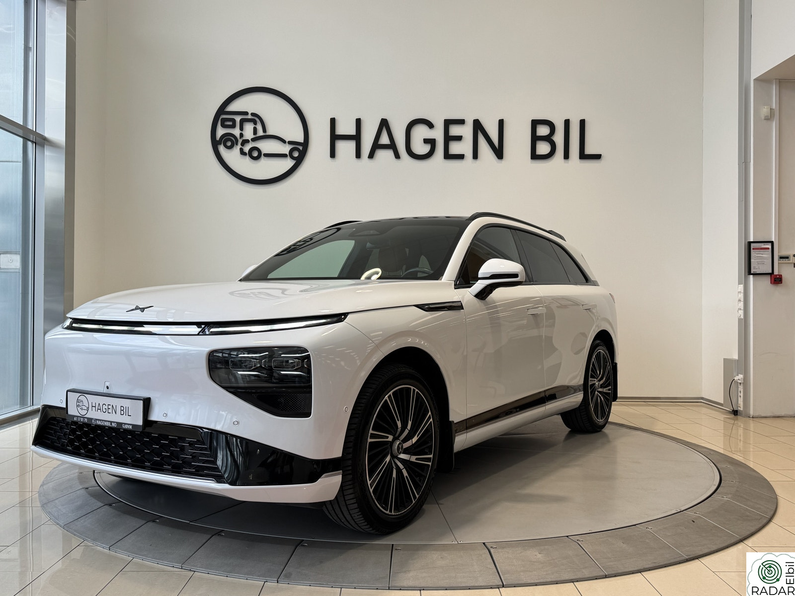 XPENG G9 PERFORMANCE / AWD / LONG RANGE / BEIGE SKINN / NAVI / R