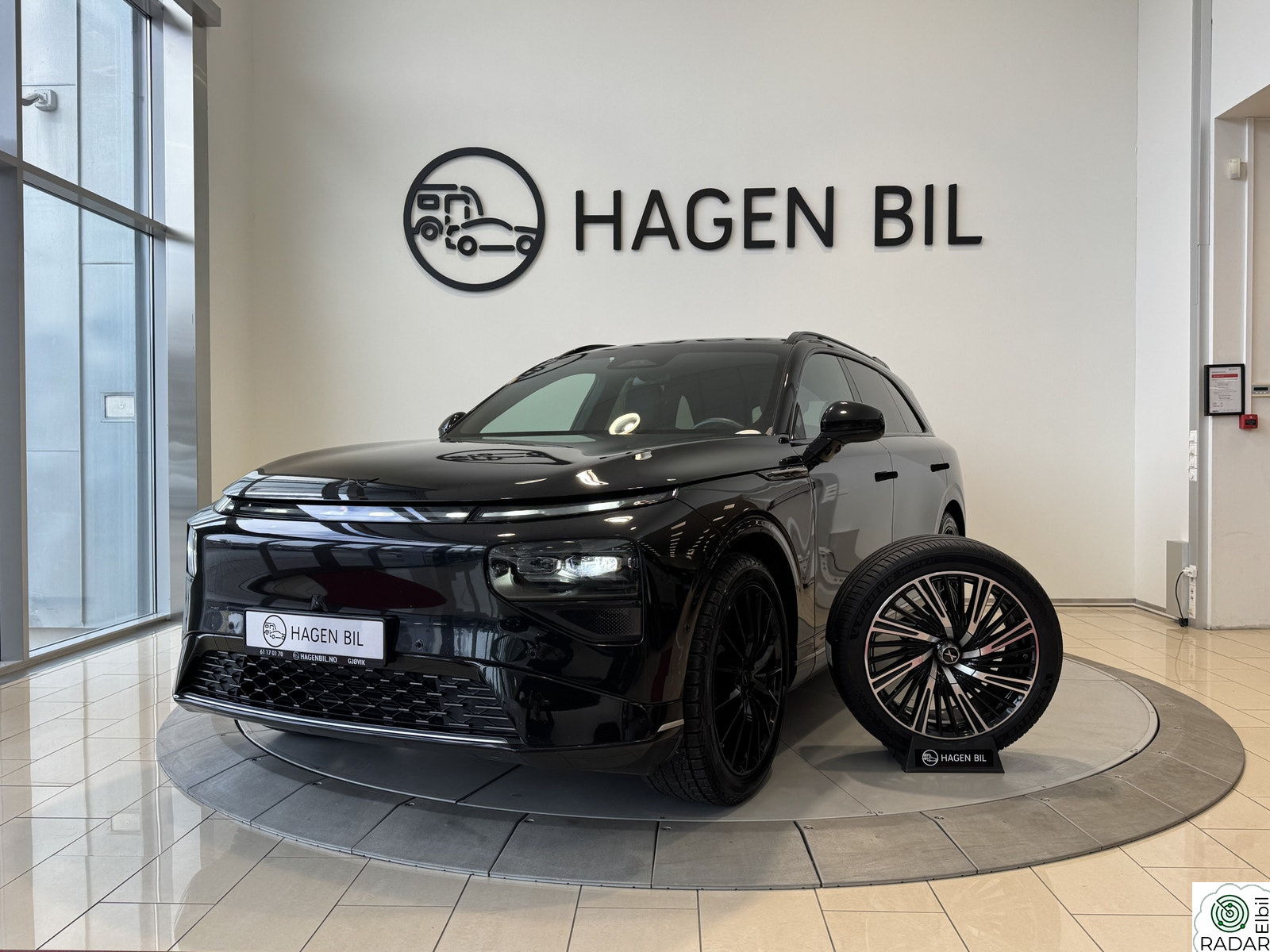 XPENG G9 PERFORMANCE / AWD / SKINN / NAVI / R.KAMERA / DAB+ / 8X