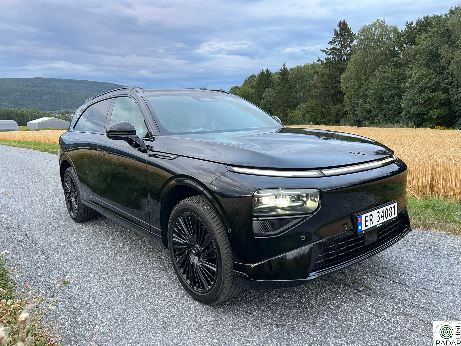XPENG G9 LR 4WD Performance / BLACK EDITION / COFFEE