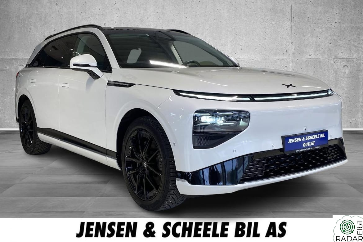 XPENG G9 Performance Long Range AWD. L-fjæring, 360, Glasstak.