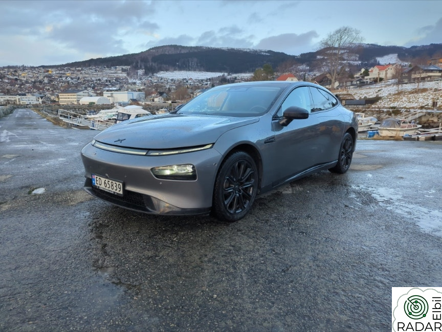 XPENG P7 AWD