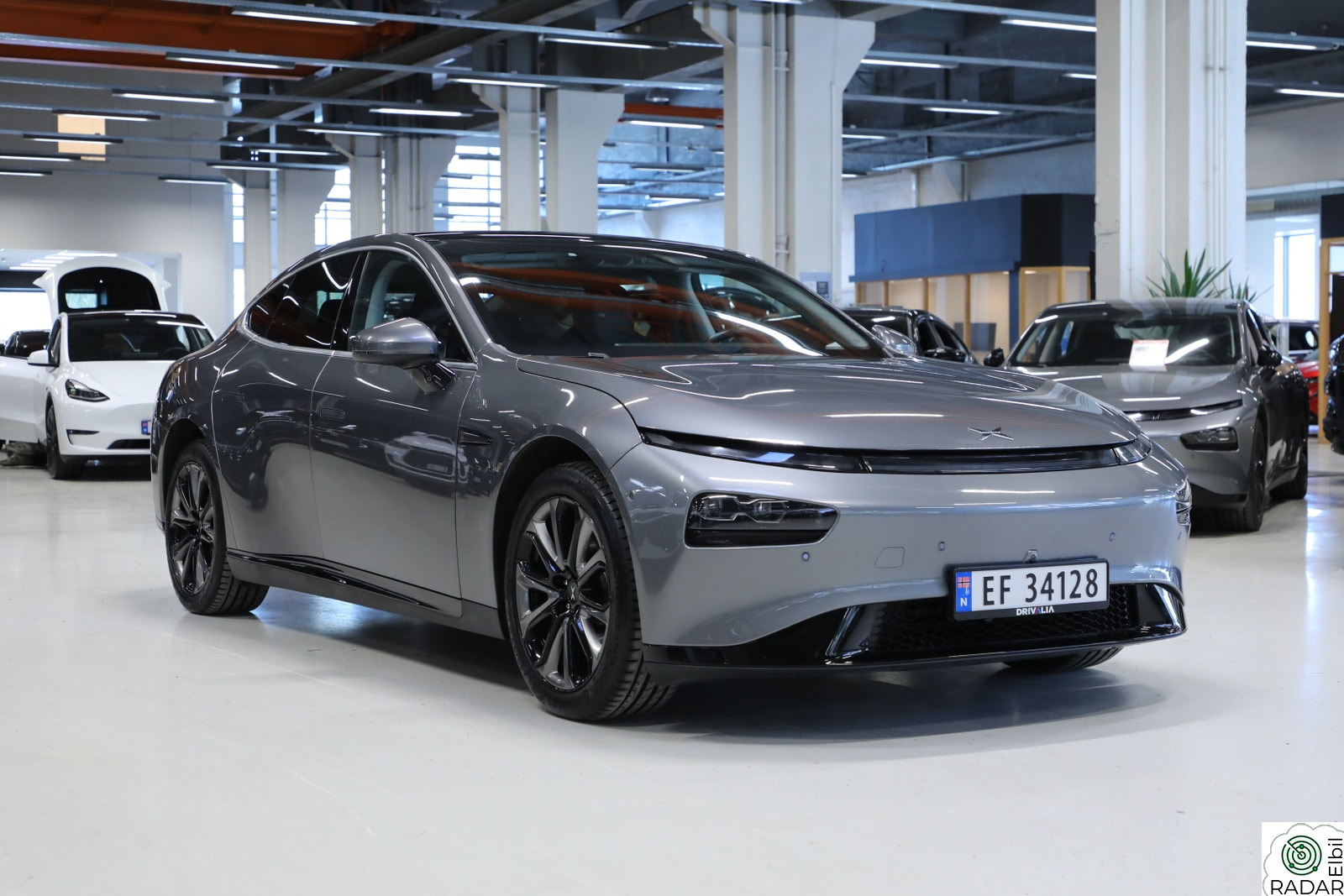 XPENG P7 RWD/80kWh/266HK/Skinn/Acc/Kamera