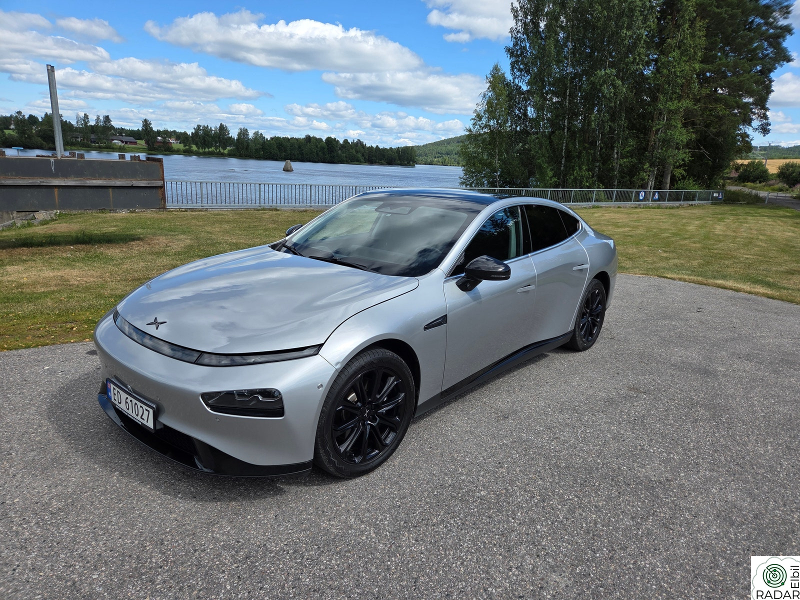 XPENG P7 AWD
