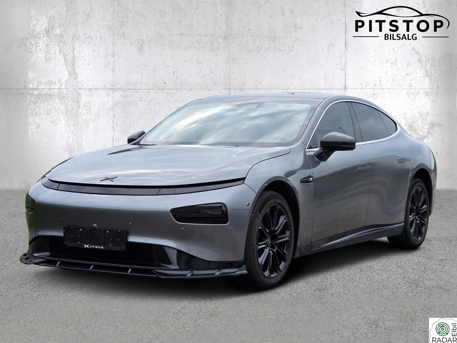 XPENG P7 AWD High Performance X-Pilot Dynaudio Panorama Skinn