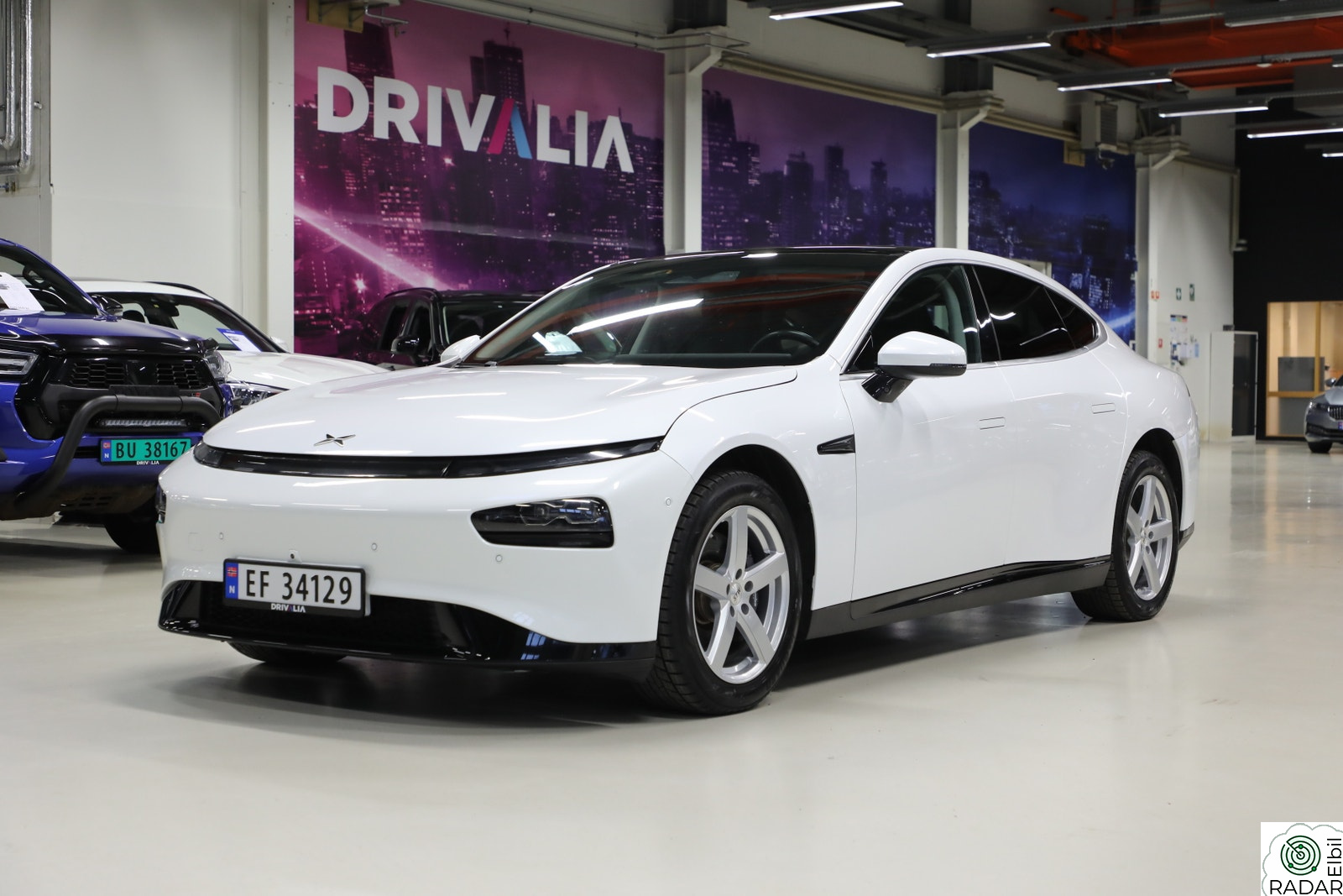 XPENG P7 RWD/80kWh/266HK/Skinn/Acc/Kamera