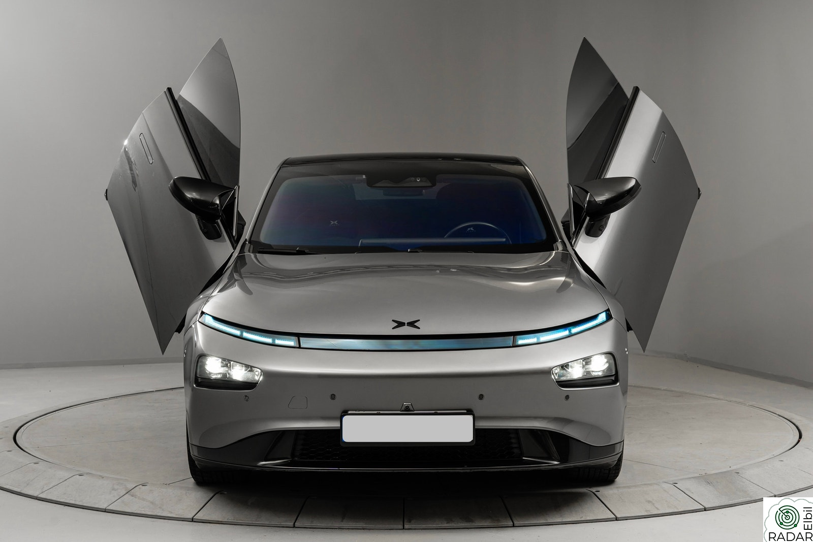 XPENG P7 Wing AWD