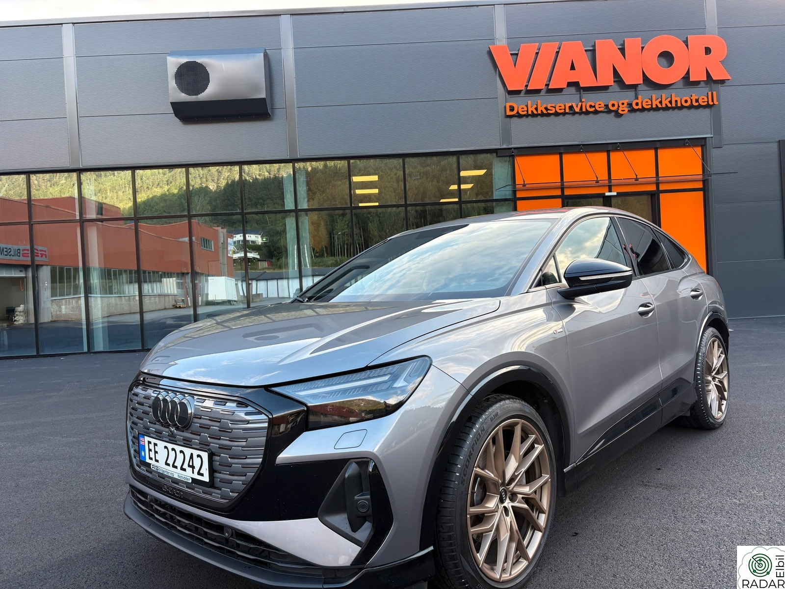 AUDI Q4 SPORTBACK 50 E TRON 50 Sportback quattro Adv. Business Edition/ 2X SLINE!