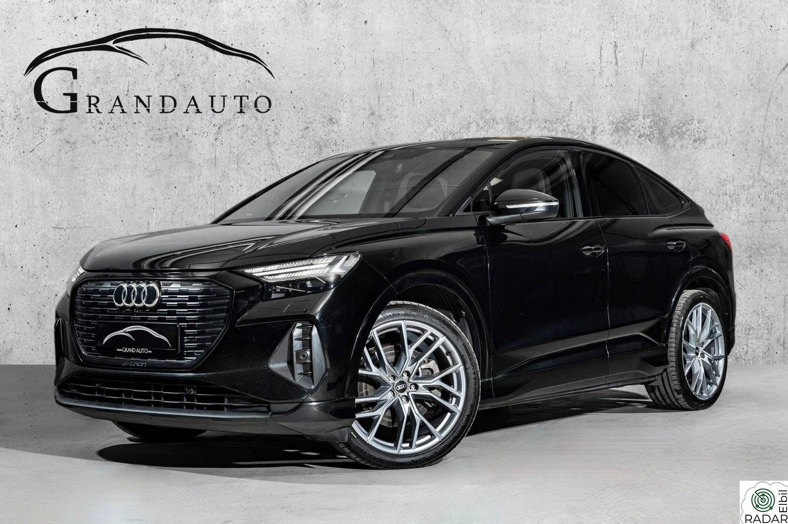 AUDI Q4 SPORTBACK 50 E TRON 50 BUSINESS+ SKINN PANORAMA KROK HEADUP SONOS MATRIX+++